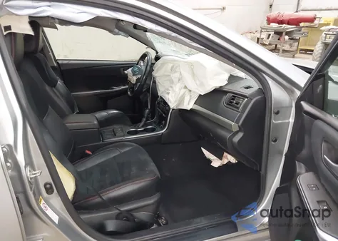 2017 Toyota Camry Xse z USA, uszkodzony, nr VIN 4T1BF1FKXHU692497